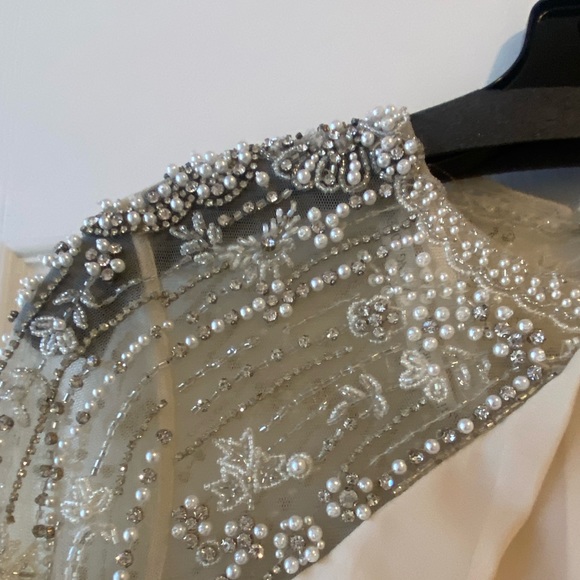 Beautiful bridesmaids dress or a engagement dress - Picture 4 of 7